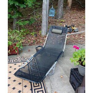 Folding Chaise Lounge Pool Chairs, Outdoor Sun Tanning Chairs with Pillow